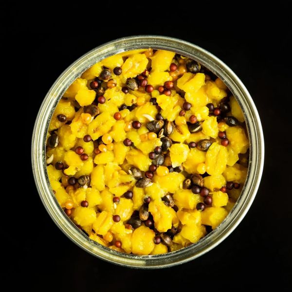 Прикормка MIX-4 зерен Robin Карась Перловка-Чеснок - ж/б  200 мл