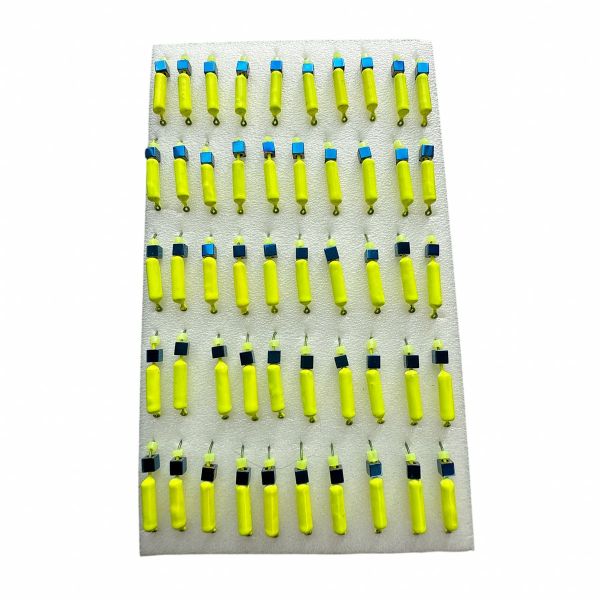 Мормишка Вольфрамова "Латишка" Гвоздик - З кубиком блакитний - Ø2,2 мм - 0,5 г - Жовтий - Латвія