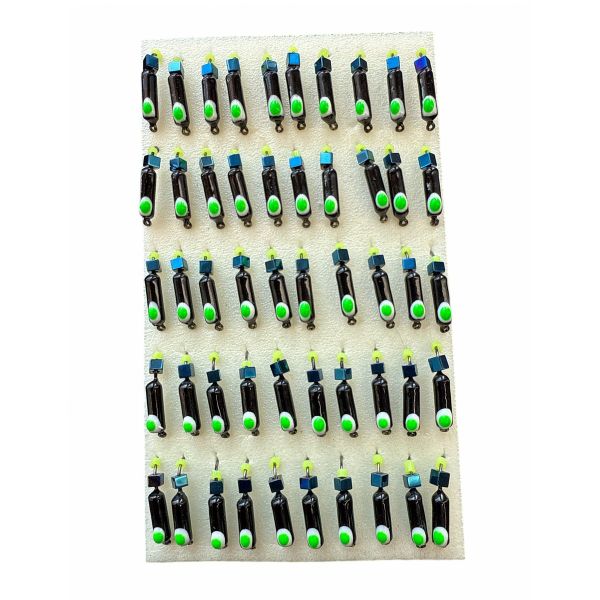 Мормишка Вольфрамова "Латишка" Гвоздик - З кубиком блакитний - Ø2,7 мм - 0,8 г - Чорний з біло-зеленою крапкою - Латвія