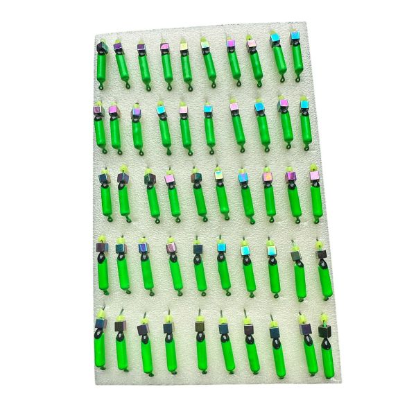 Мормишка Вольфрамова "Латишка" Гвоздик - З кубиком хамелеон - Ø2,2 мм - 0,5 г - Зелений - Латвія