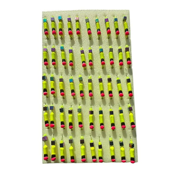 Мормишка Вольфрамова "Латишка" Гвоздик - З кубиком хамелеон - Ø2,3 мм - 0,5 г - Жовто-чорний із червоною точкою - Латвія