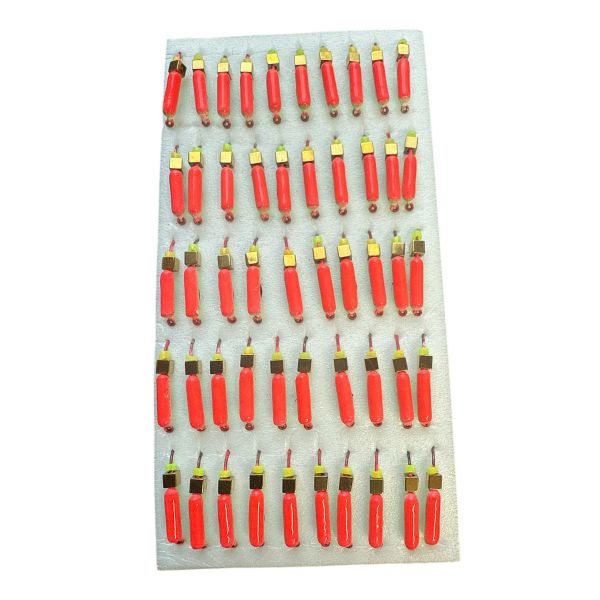 Мормишка Вольфрамова "Латишка" Гвоздик - З кубиком золото - Ø2,2 мм - 0,5 г - Червоно-зелений - Латвія