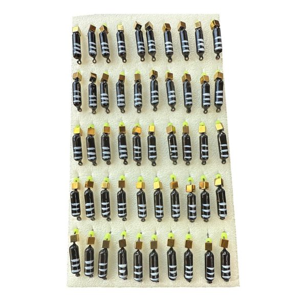 Мормишка Вольфрамова "Латишка" Гвоздик - З кубиком золото - Ø2,7 мм - 0,7 г - Чорний з білими смужками - Латвія