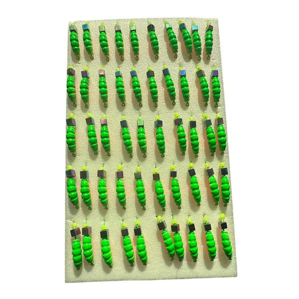 Мормышка Вольфрамовая "Латышка" Личинка опарыша - С кубиком хамелеон - Ø2,7 мм - 0,6 г - Зелено-красный - Латвия