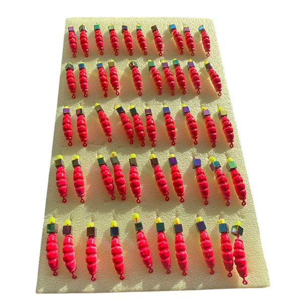 Мормышка Вольфрамовая "Латышка" Личинка опарыша - С кубиком хамелеон - Ø2,6 мм - 0,6 г - Красный - Латвия